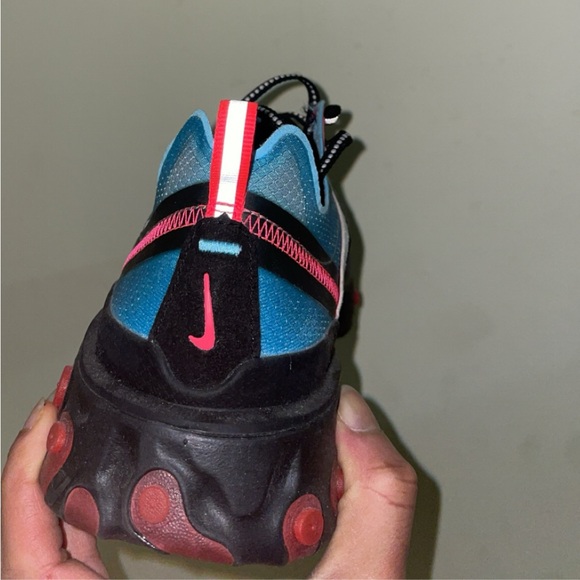 Sneakers - Picture 3 of 5